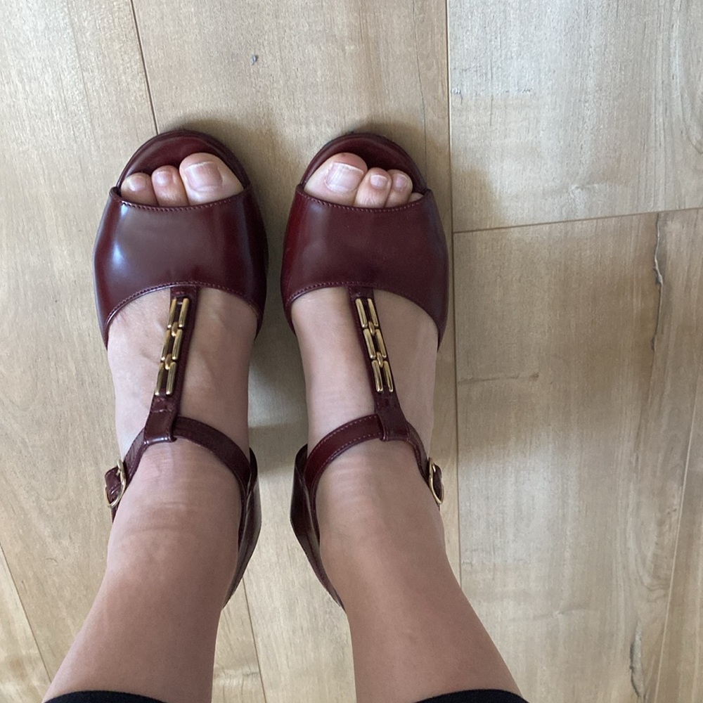 A.P.C. T strap block heel 37FR